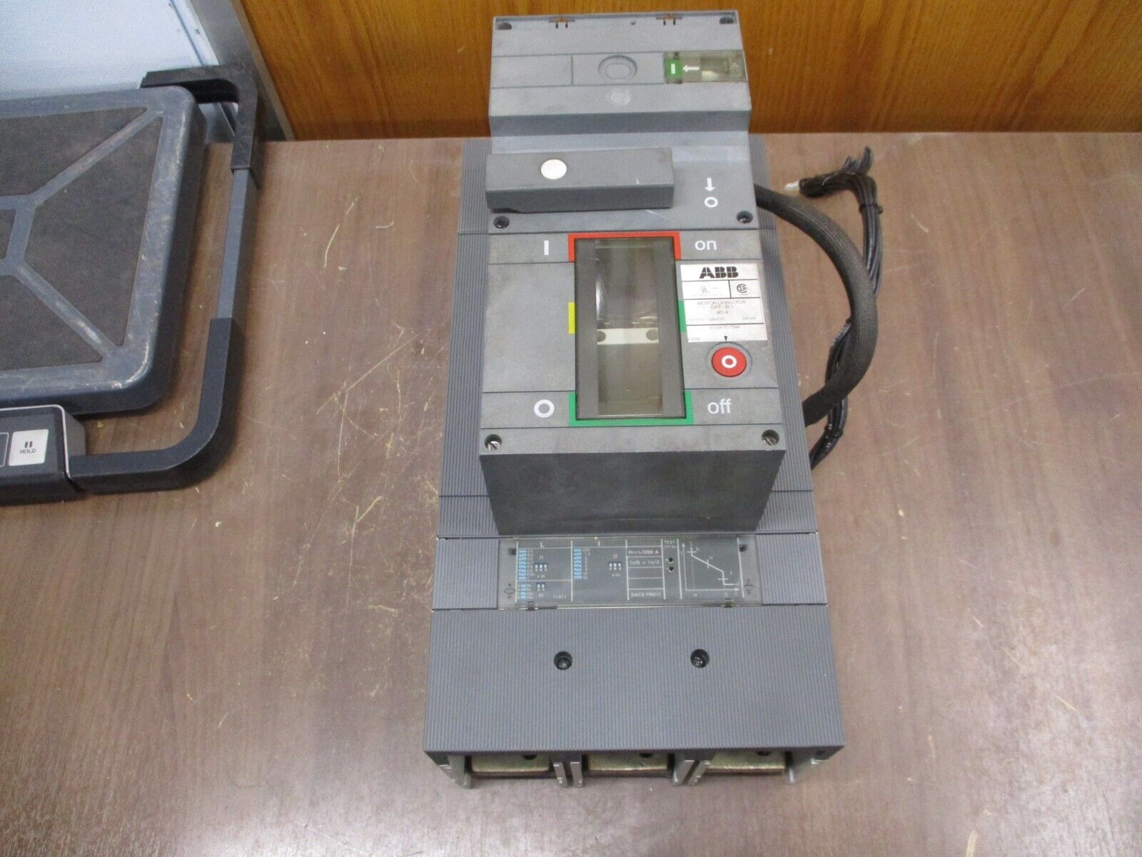 ABB SACE Circuit Breaker S7H PR211 1200A 600V 3P w/ Meter Operator Used