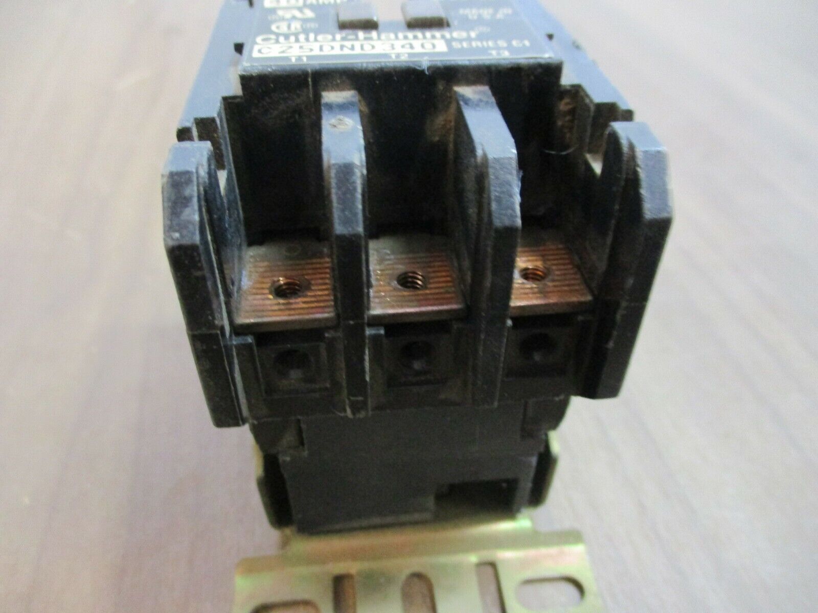 Cutler-Hammer Contactor C25DND340 Ser. C1 24V Coil 40A Used