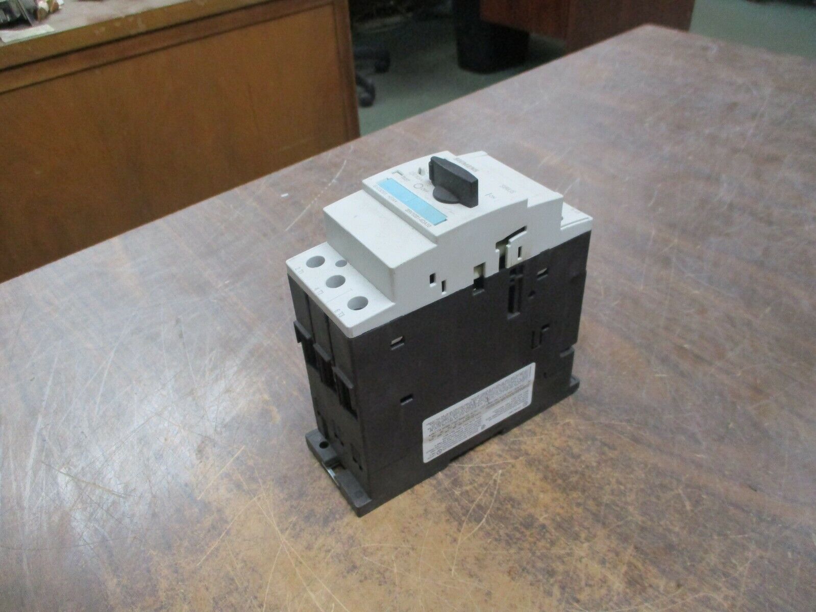 Siemens Sirius Motor Protector 3RV1031-4DA10 Trip: 18-25A Used