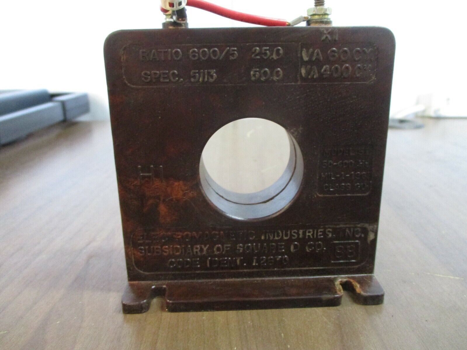 Square D Model 51 Current Transformer 5113 Ratio 600:5A 50-400Hz Used