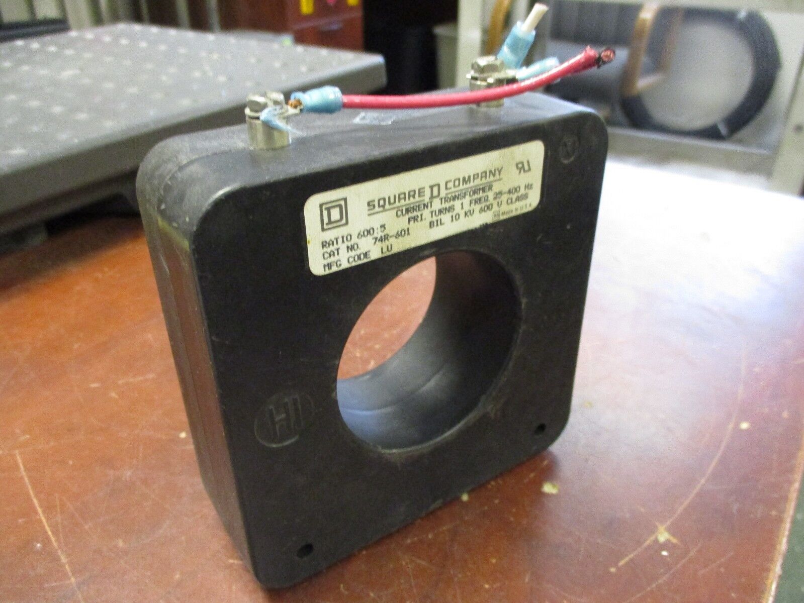 Square D Current Transformer 74R-601 Ratio 600:5A 600V 25-400Hz 10KV BIL Used