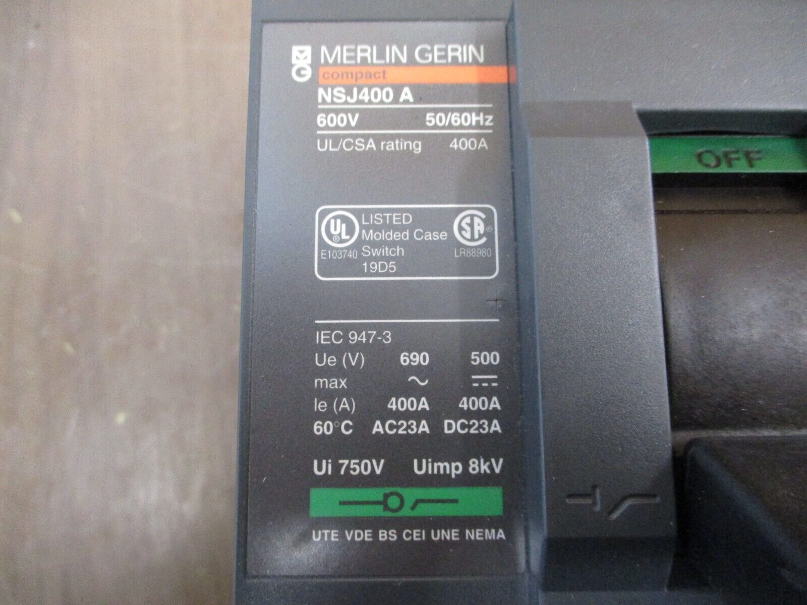 Merlin Gerin Circuit Breaker NSJ400A 400A 600V 50/60Hz Used