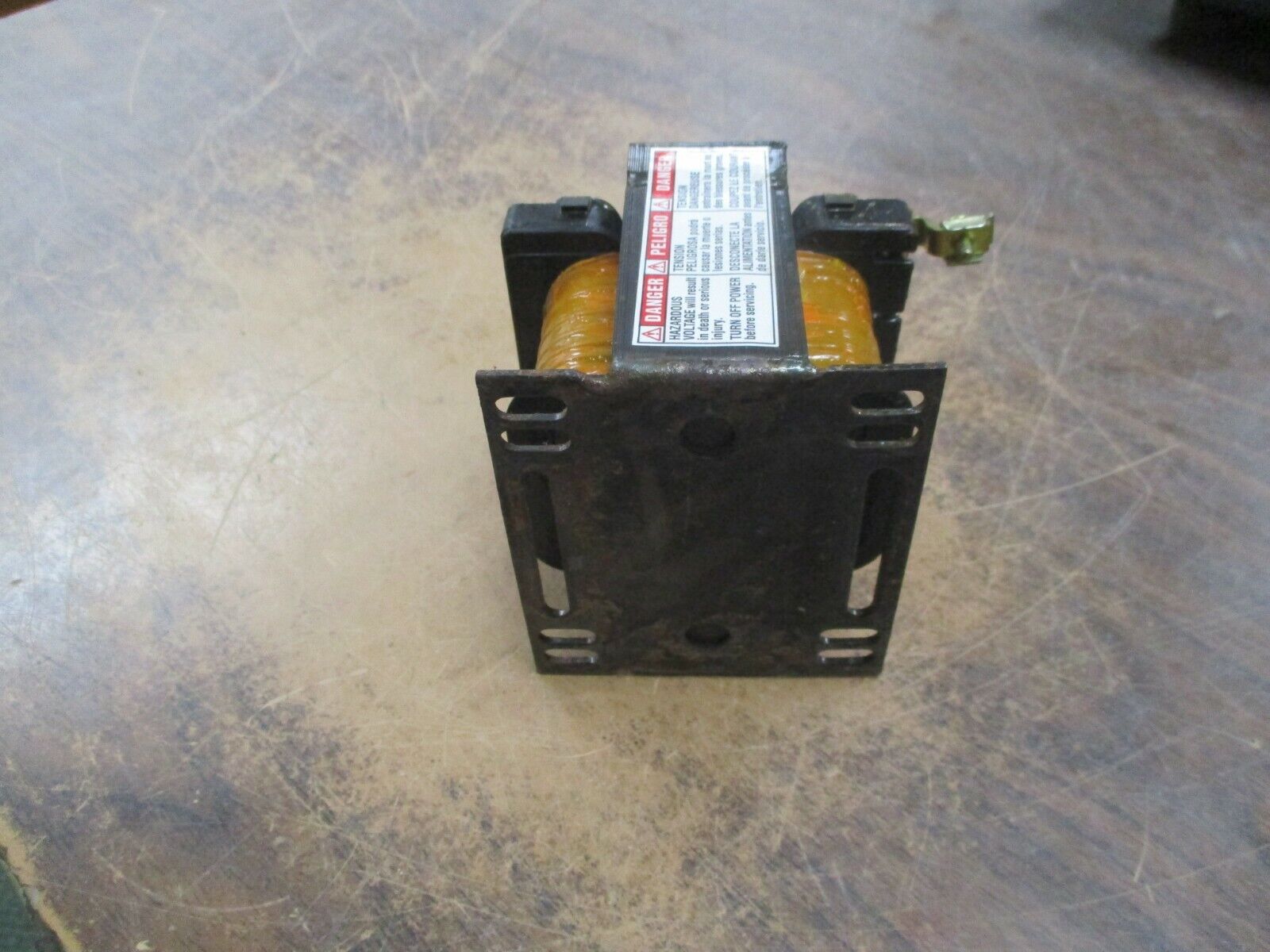 Square D Transformer 9070T100D5 0.100KVA Pri: 600V Sec: 120V 50/60Hz Used