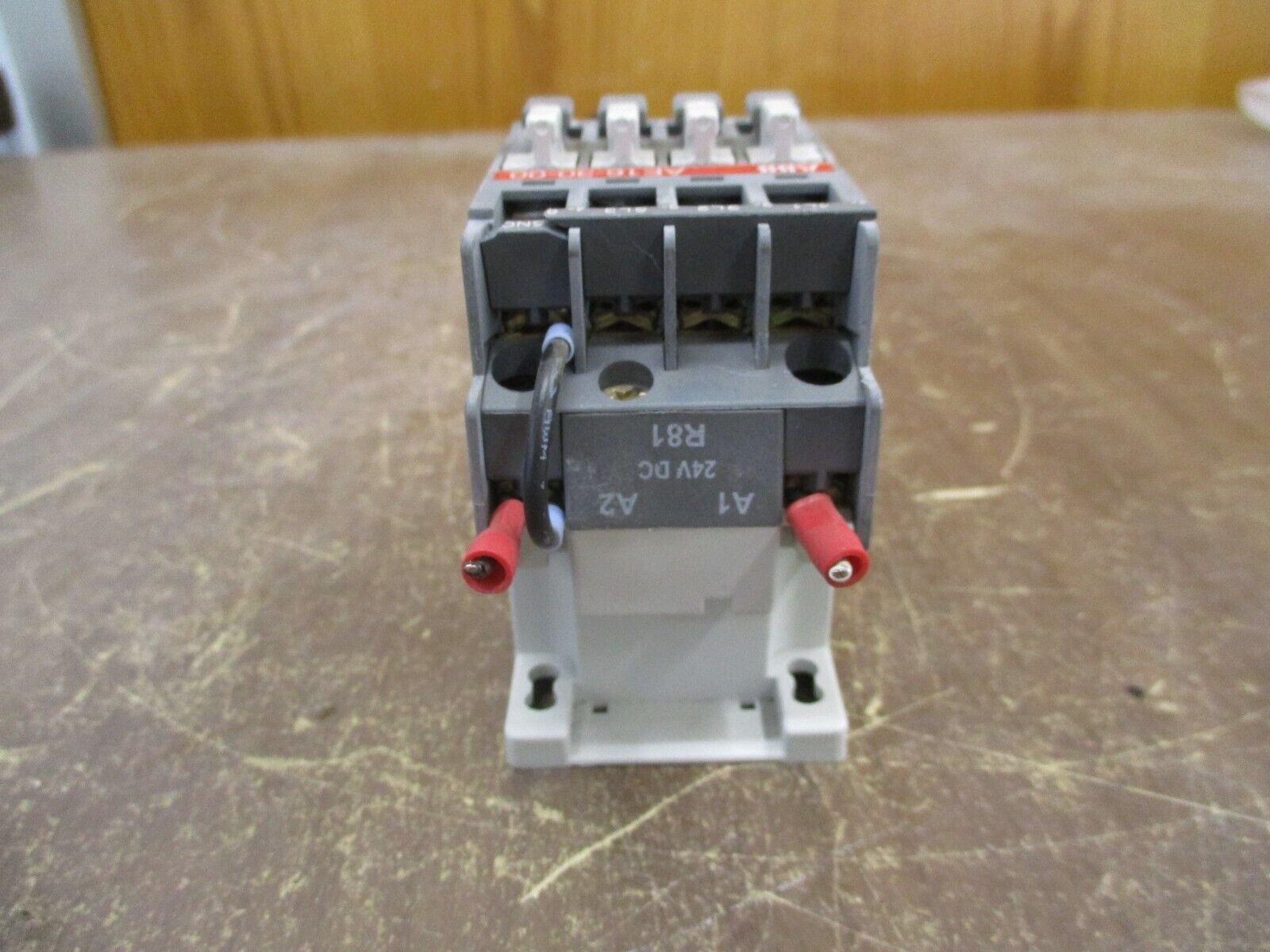 ABB Contactor AE16-30-00 24VDC Coil *Chipped Corner* Used