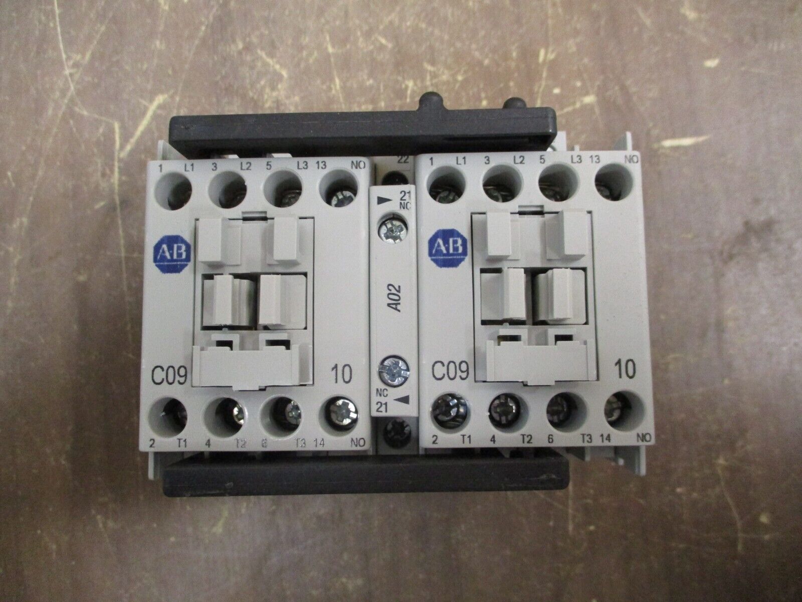 Allen-Bradley Reversing Contactor 104-C09D22 Ser. B 120V Coil New Surplus