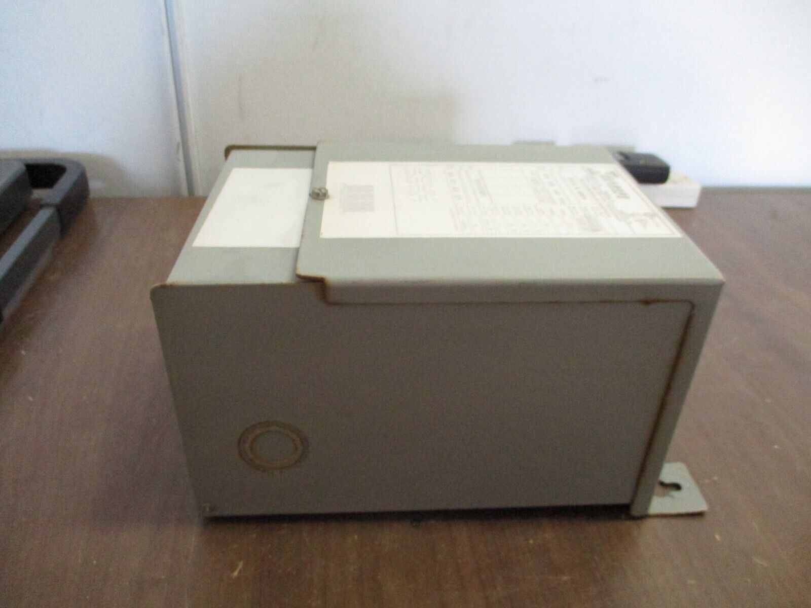 Hammond Transformer Q002LEKF 2kVA Pri: 240/480V Sec: 120/240V Nema 3R 60Hz Used