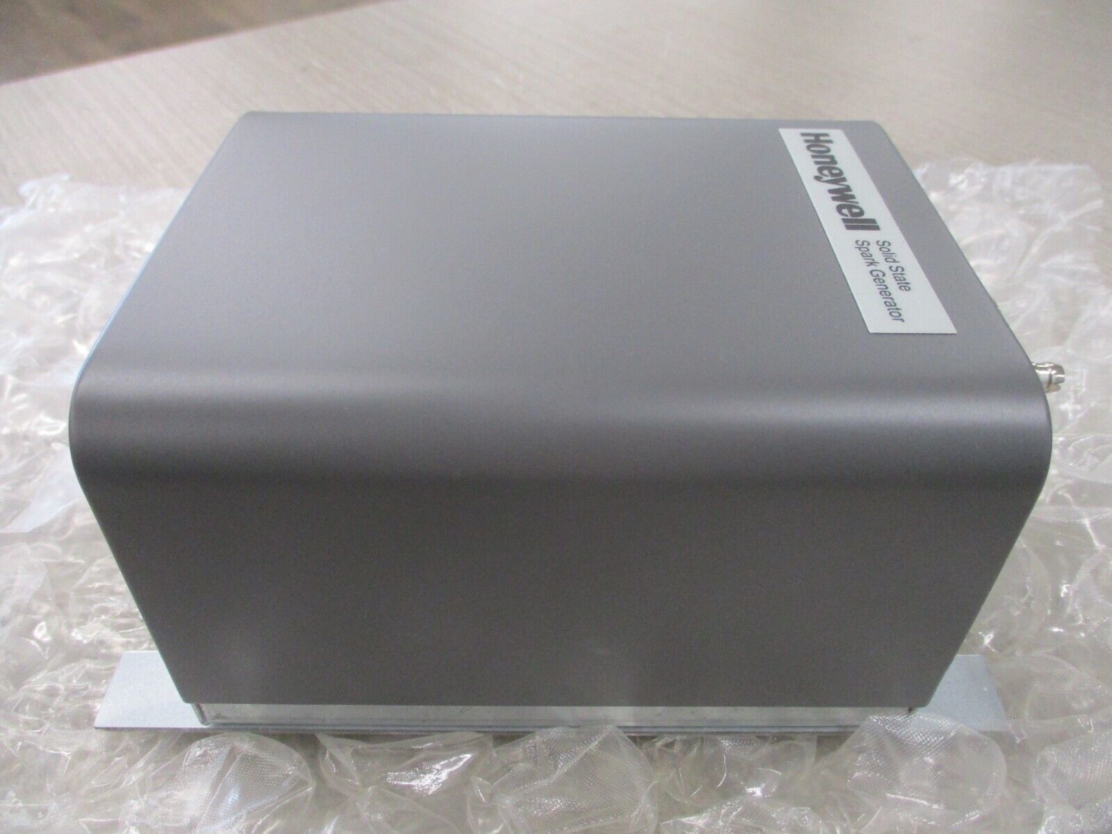 Honeywell Solid State Spark Generator Q624A 120V 50/60/Hz New Surplus