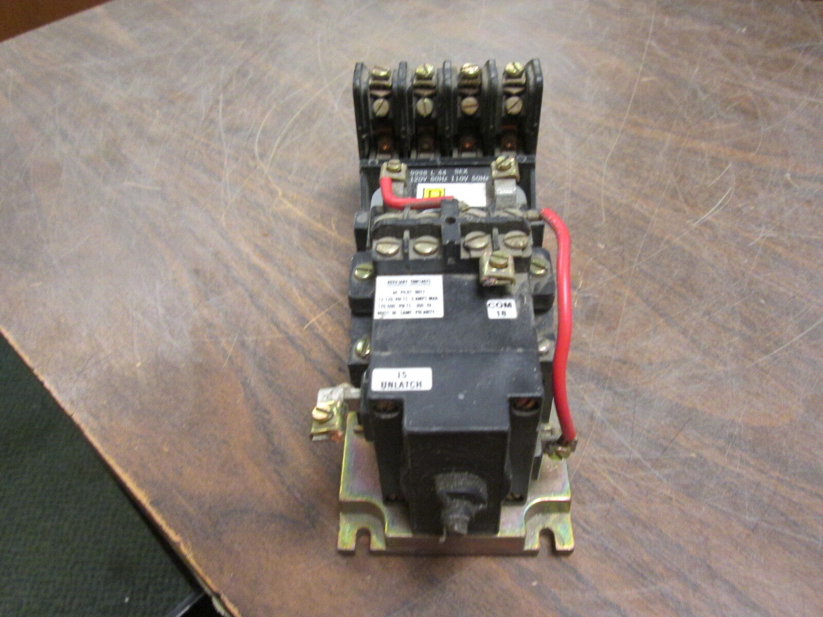 Square D Lighting Contactor 8903 LX0 40 120V Coil 20A 600V Used