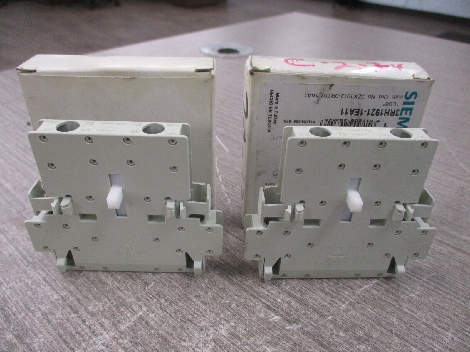 Siemens Aux Contact 3RH1921-1EA11 1NO 1NC *Lot of 2* New Surplus