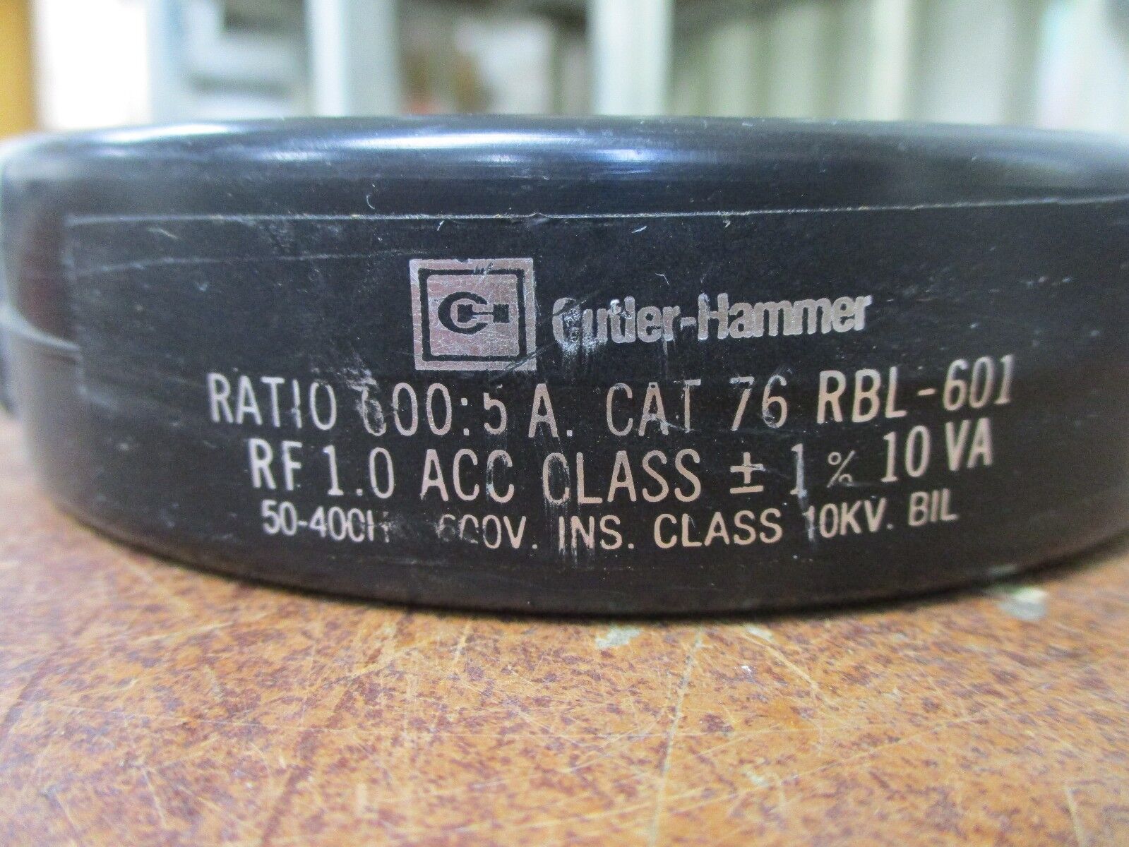 Cutler-Hammer Current Transformer 76 RBL-601 Ratio 600:5A 600V 10Kv BIL 50-400Hz