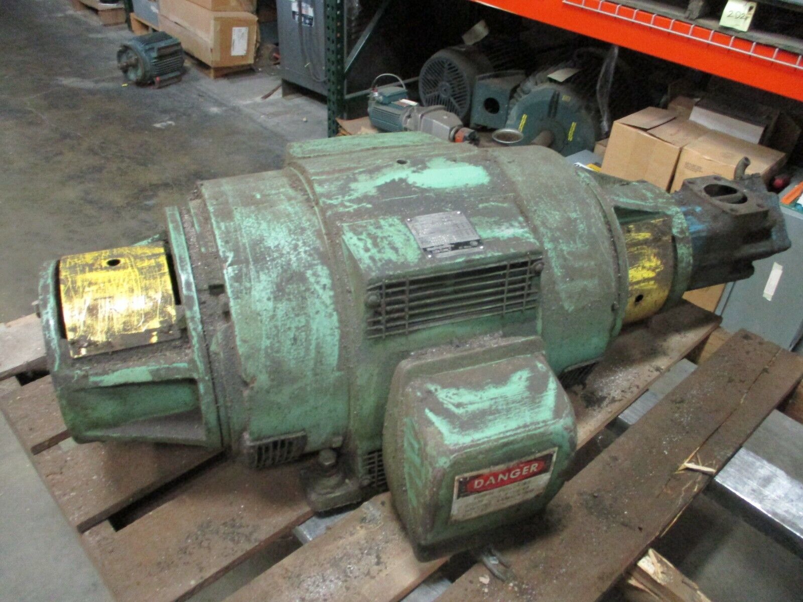 Eaton/Vickers Hydraulic Vane Pump 3525V25A12 30HP 1200RPM 230/460V 3Ph 60Hz Used