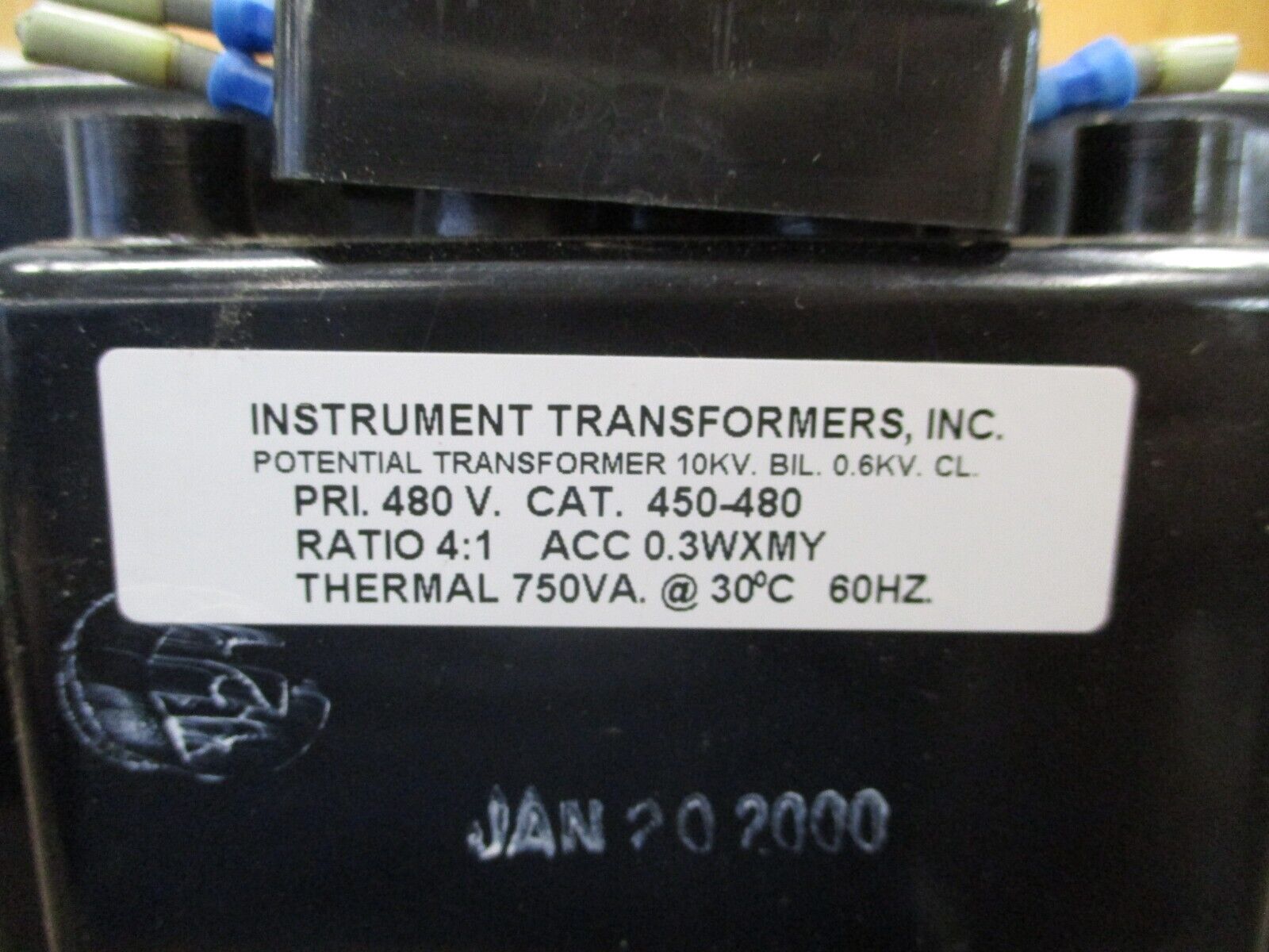 Instrument Transformers Potential Transformer 450-480 10KV BIL Pri: 480V Used