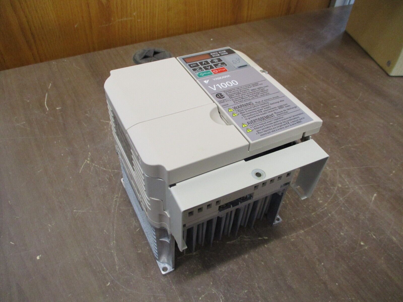 Yaskawa V1000 AC Drive CIMR-VU4A0011FAA Rev. C 7.5HP 380-480V New Surplus