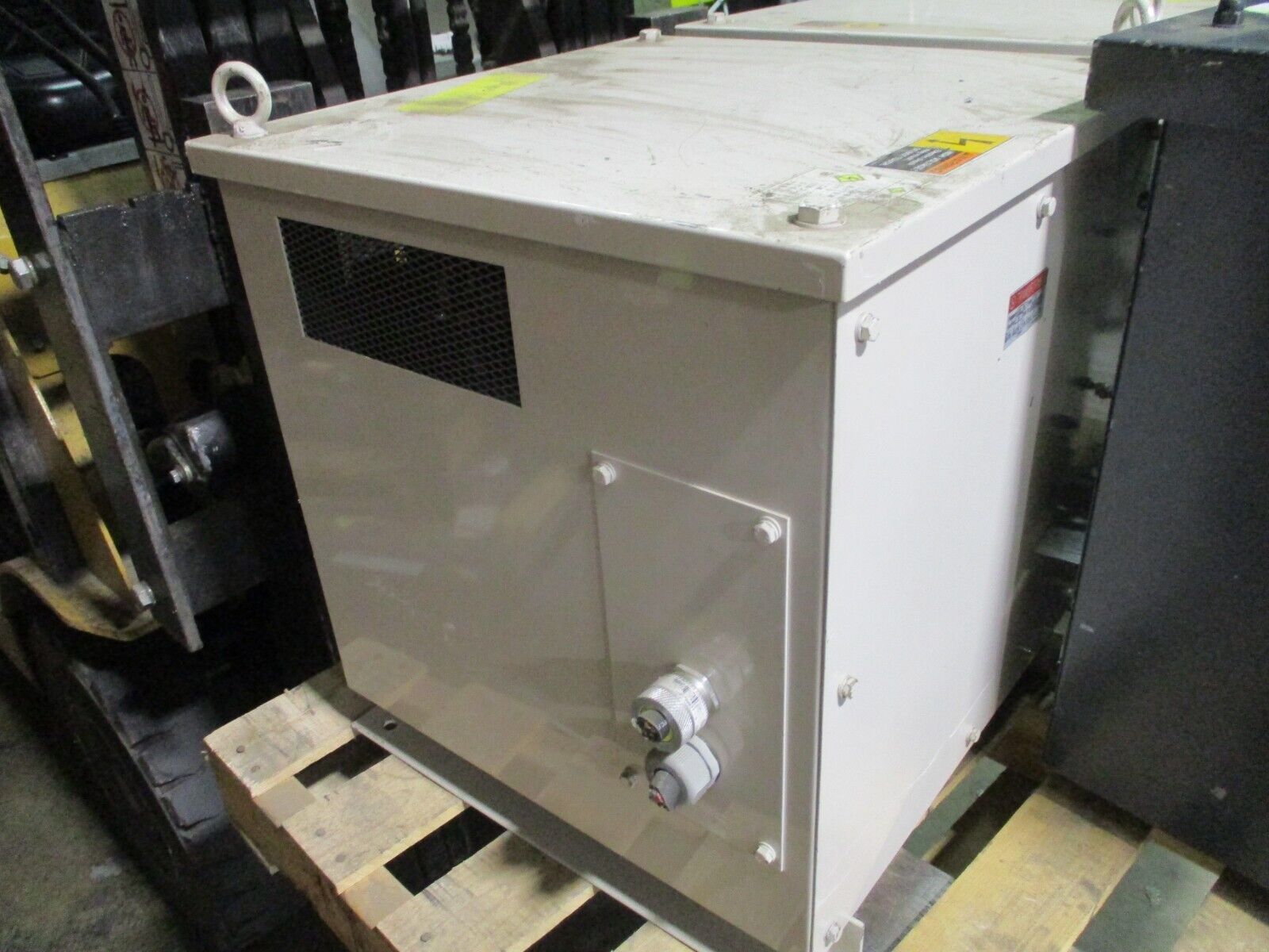 Gifu Aichi Electric Co. Type 3 Transformer 4485-0154 8kVA 60Hz Used