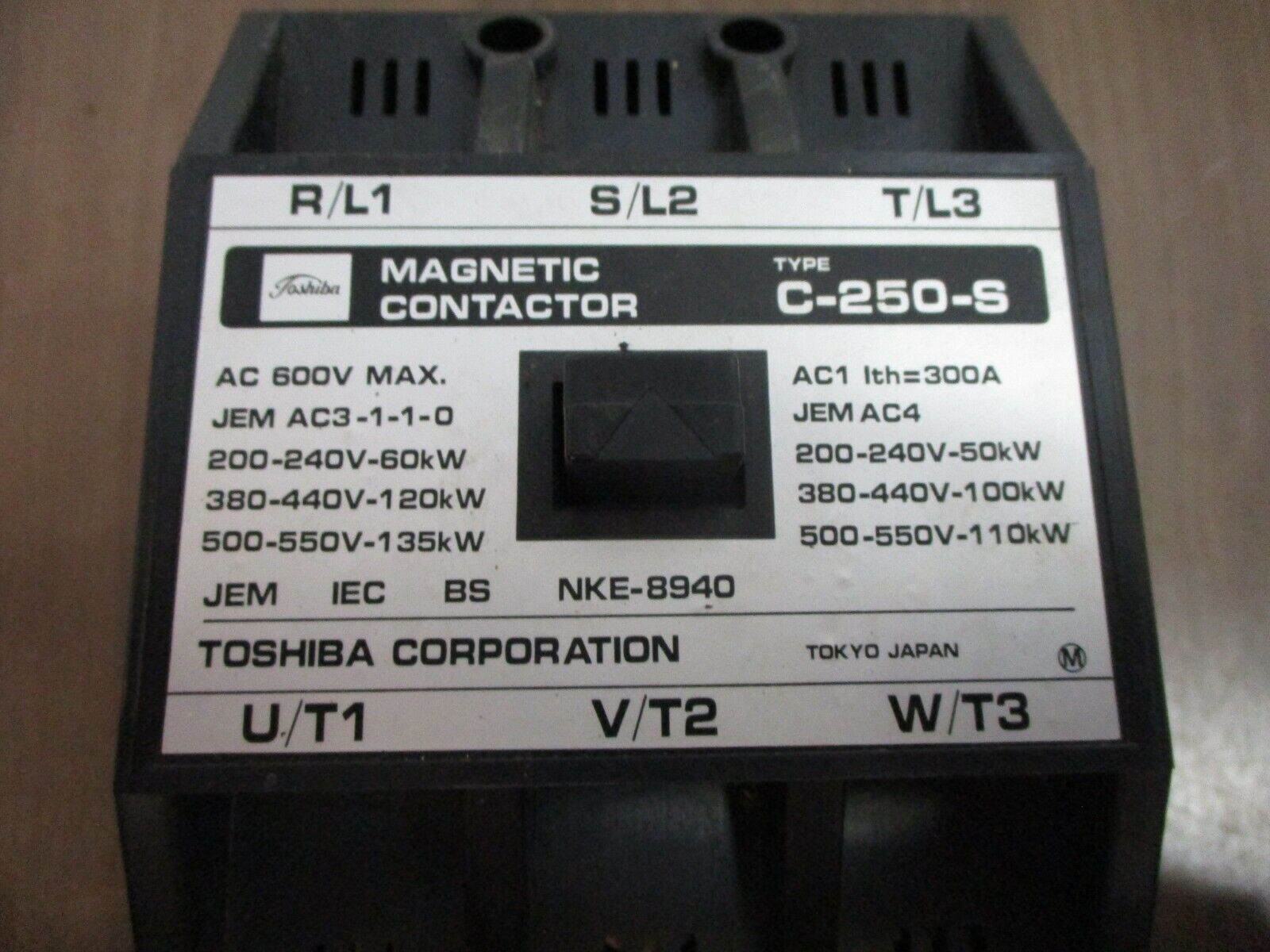 Toshiba Contactor C-250-S 200/220V Coil 300A 600V Used