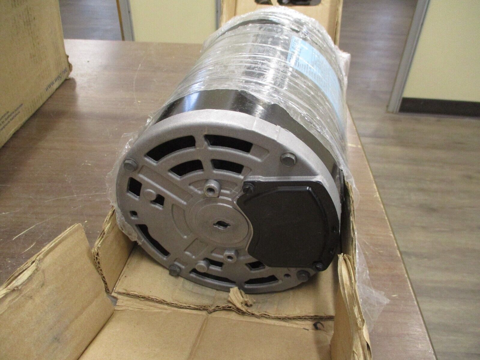 WEG Motor 12812242 2HP 3600RPM 208-230/460V 5.35-4.84/2.42A 60Hz 3Ph New Surplus