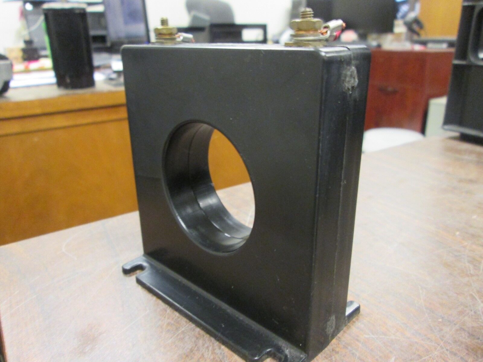 Cutler-Hammer Current Transformer 42-3073-6 Ratio 400:5A 10KV BIL 600V Used