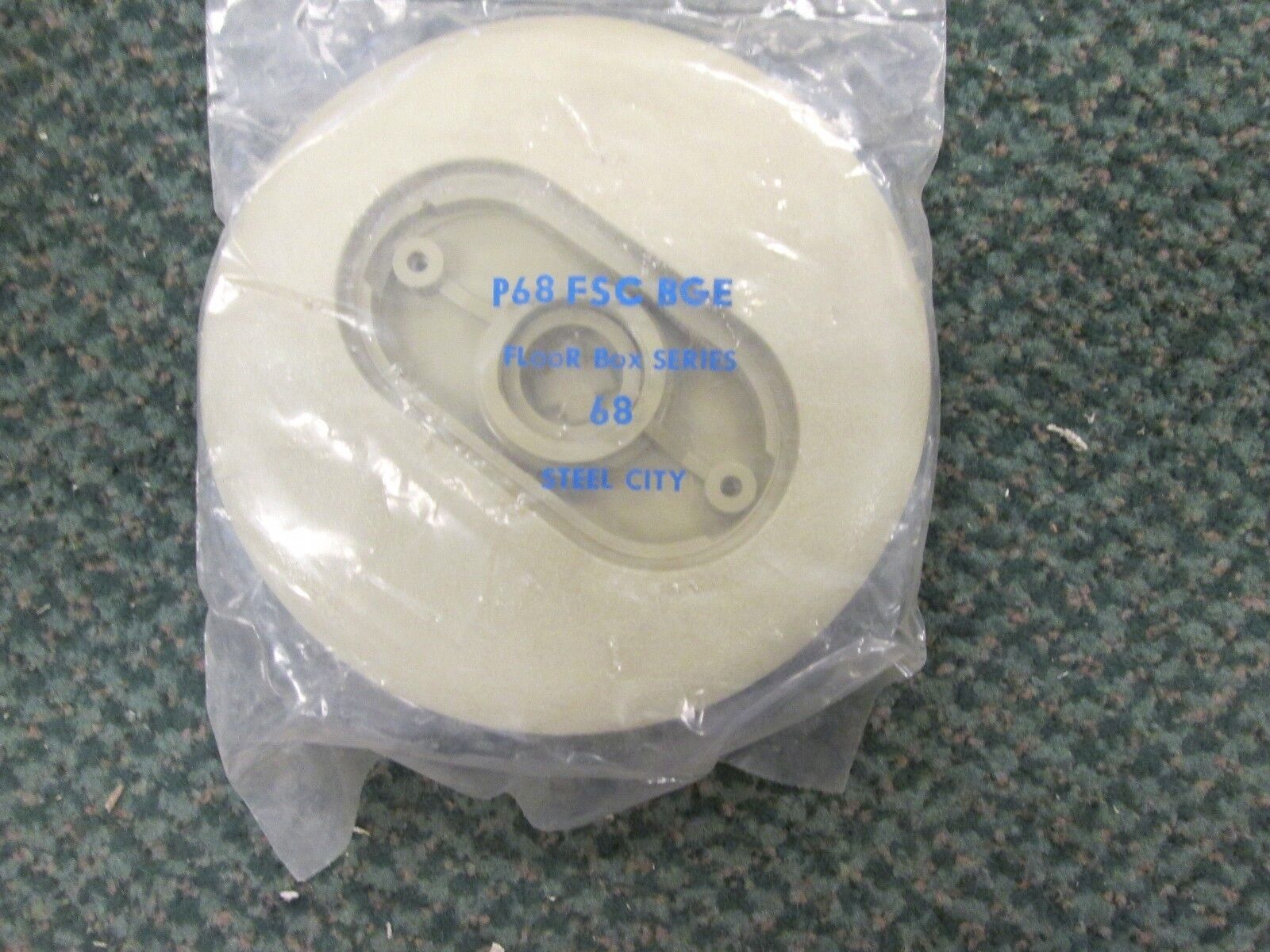 Thomas & Betts Carpet Plate P68 FSC BGE Series 68 New Surplus