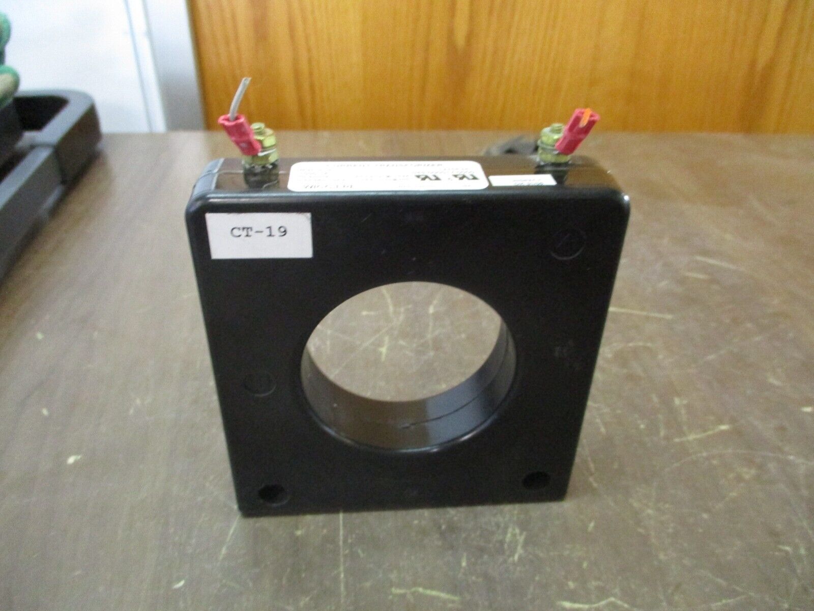 WICC Current Transformer MW1312 Ratio 1000:1A 600V 50-400 Hz Used