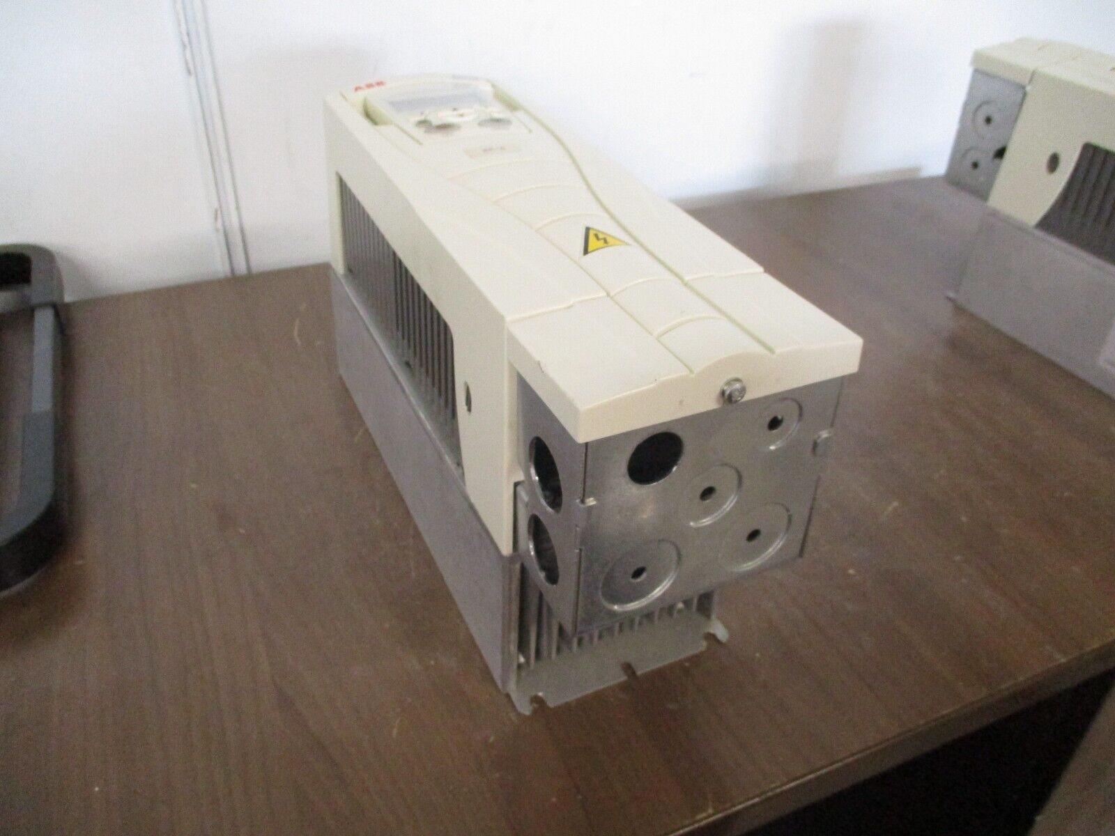 ABB ACH550 AC Drive ACH550-UH-04A1-4 2HP 3Ph w/ Keypad Used