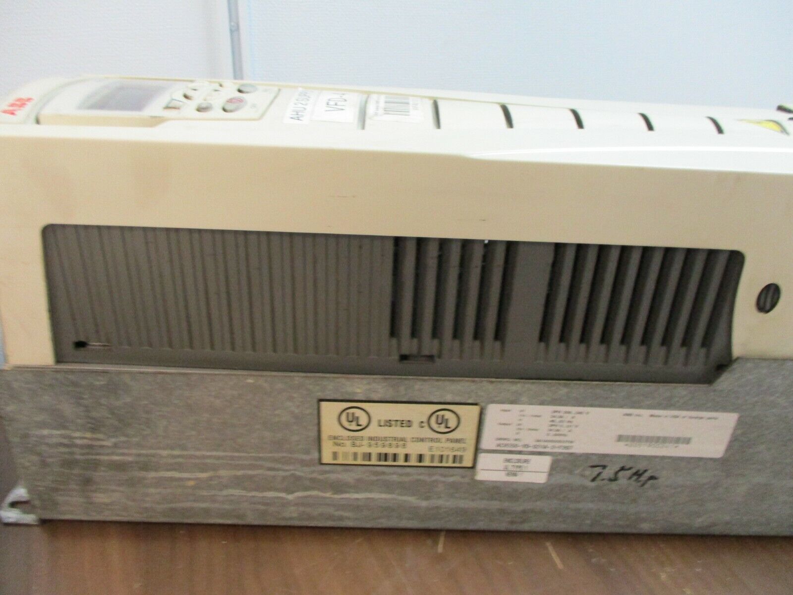 ABB ACH550 AC Drive w/Bypass ACH550-VD-024A-2+F267 7.5HP 3Ph w/Keypad Used