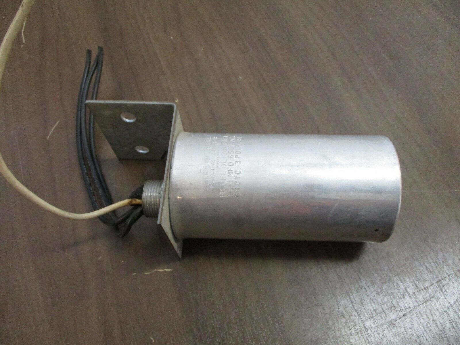 GE Protective Capacitor 9L18BAB301 650V 60Hz 3P Used