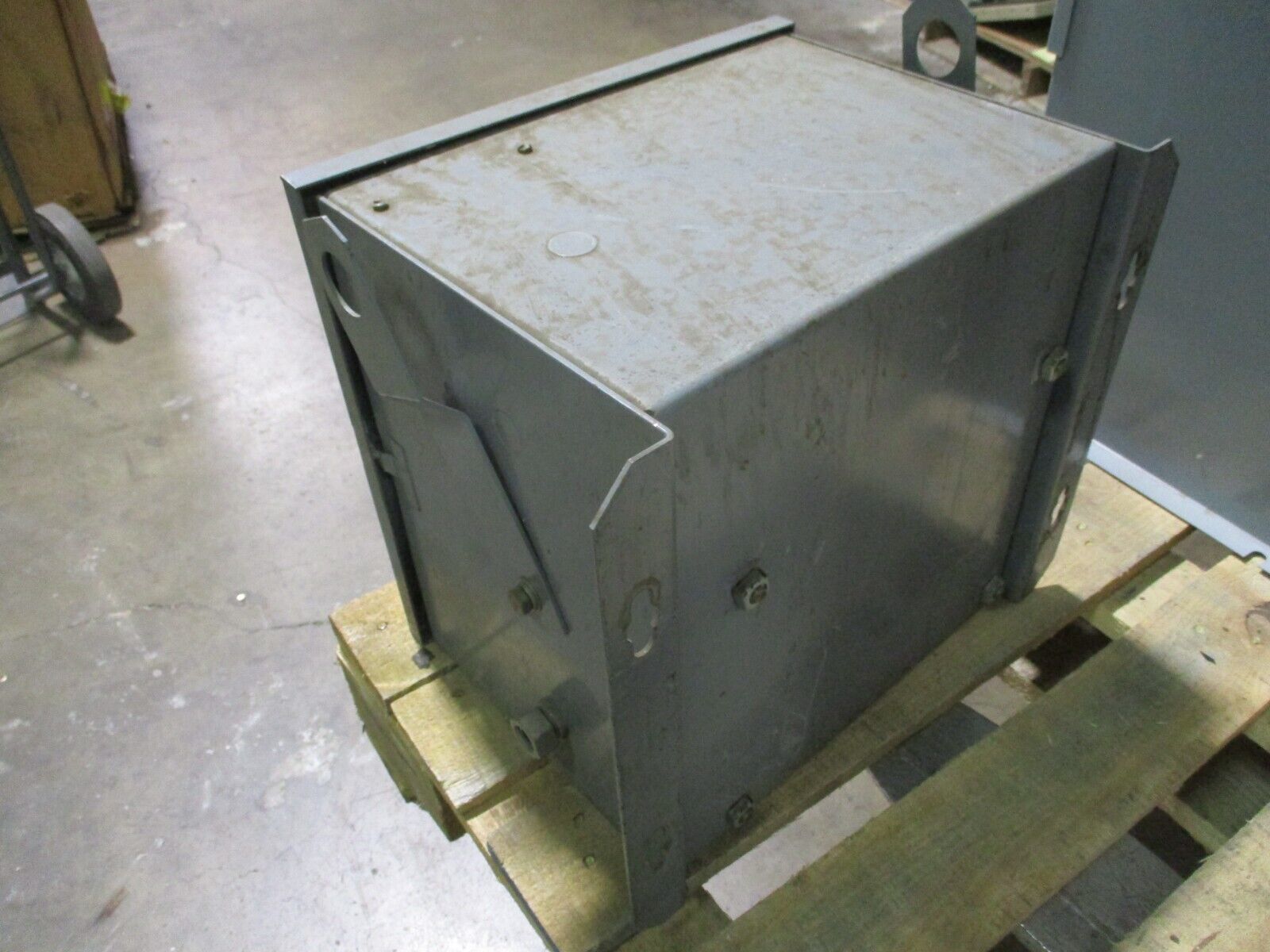 Square D Transformer Disconnect 9070 SK5271X 3kVA Pri: 230/460V Sec: 115V Used