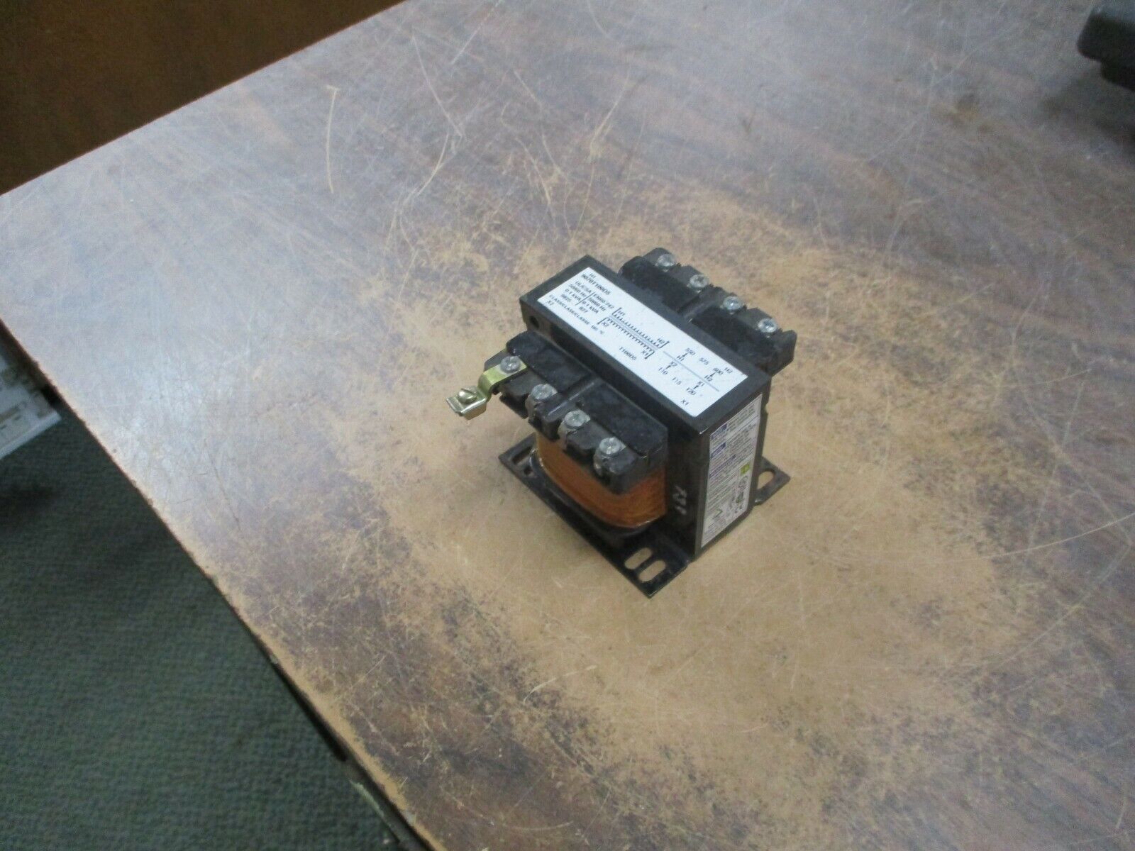 Square D Transformer 9070T100D5 0.100KVA Pri: 600V Sec: 120V 50/60Hz Used