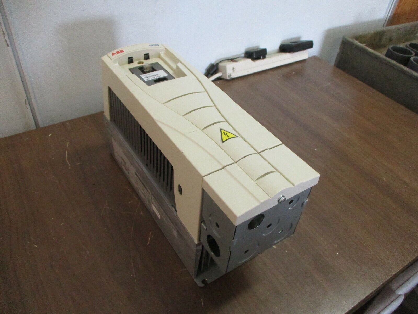 ABB ACH550 AC Drive ACH550-UH-012A-2 3HP/1.5HP *Missing Keypad* Used