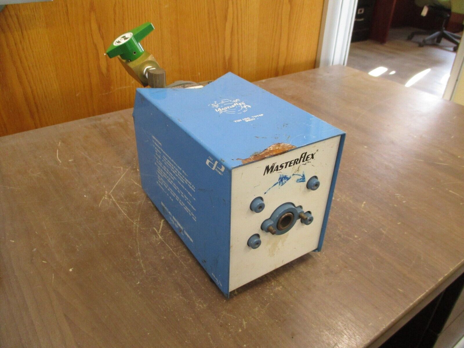 Cole-Parmer / Gast MasterFlex Peristaltic Pump 2AM-FCC-1 *Chipped Paint* Used