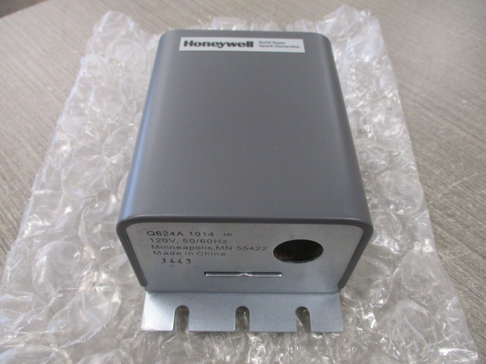 Honeywell Solid State Spark Generator Q624A 120V 50/60/Hz New Surplus