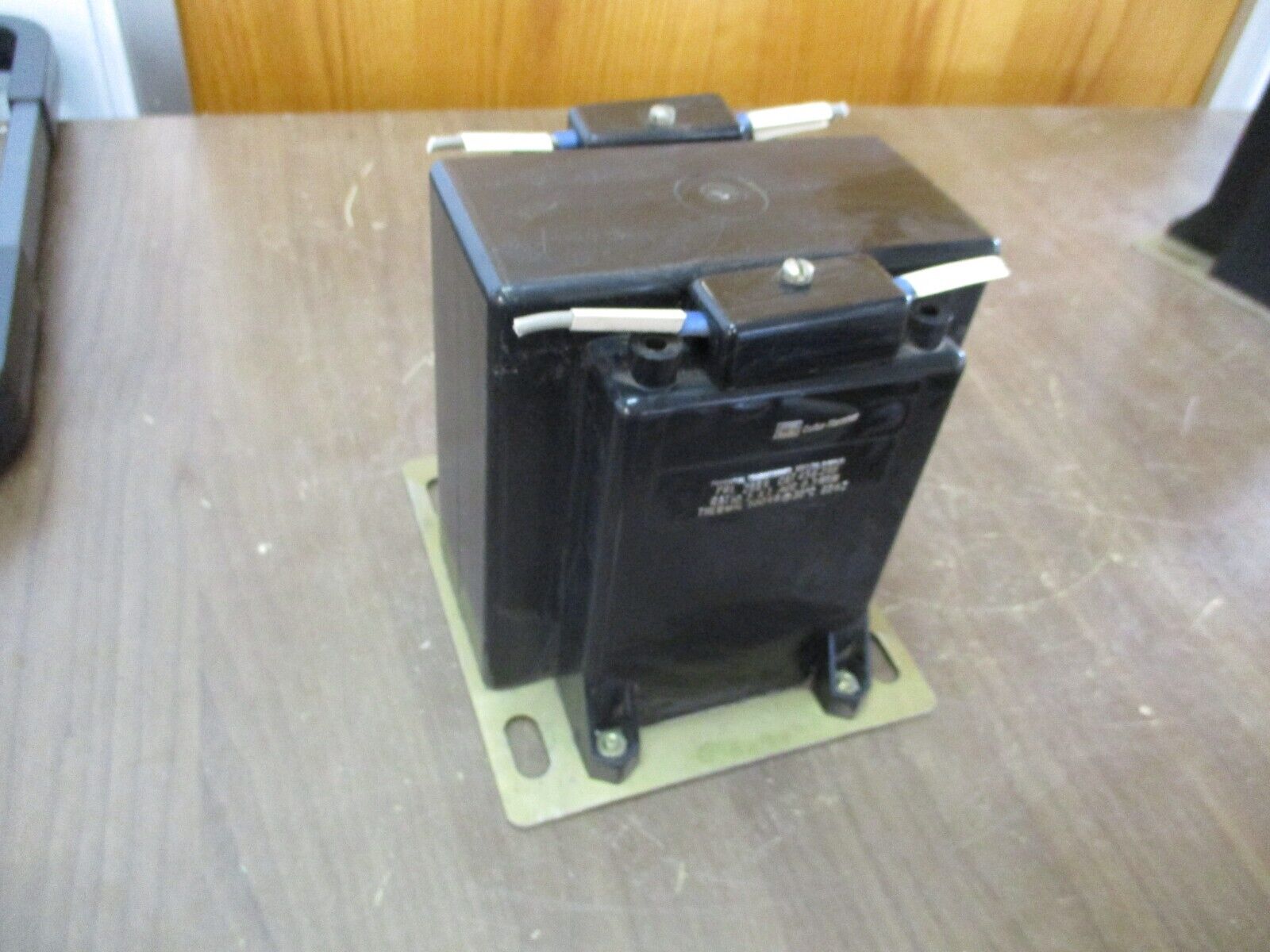 Cutler-Hammer Potential Transformer 456-288 Pri: 288V Ratio 2.4:1 500VA 60Hz