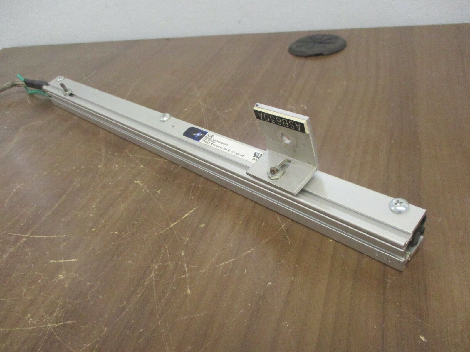 SIMCO Shockless Static Neutralizing Bar 62R 7000V RMS Used