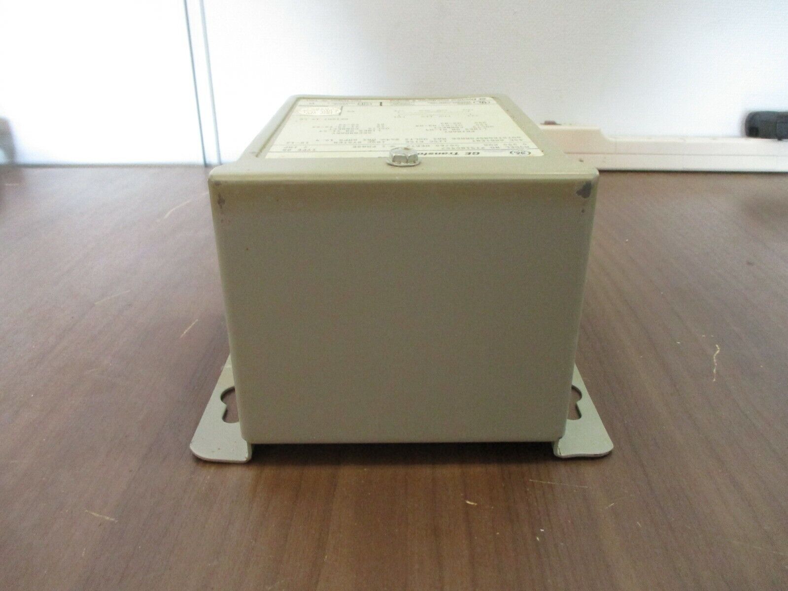 GE Transformer 9T51B0407 0.250kVA Pri: 120/240V Sec: 12/24V 1Ph 50/60 Hz Used