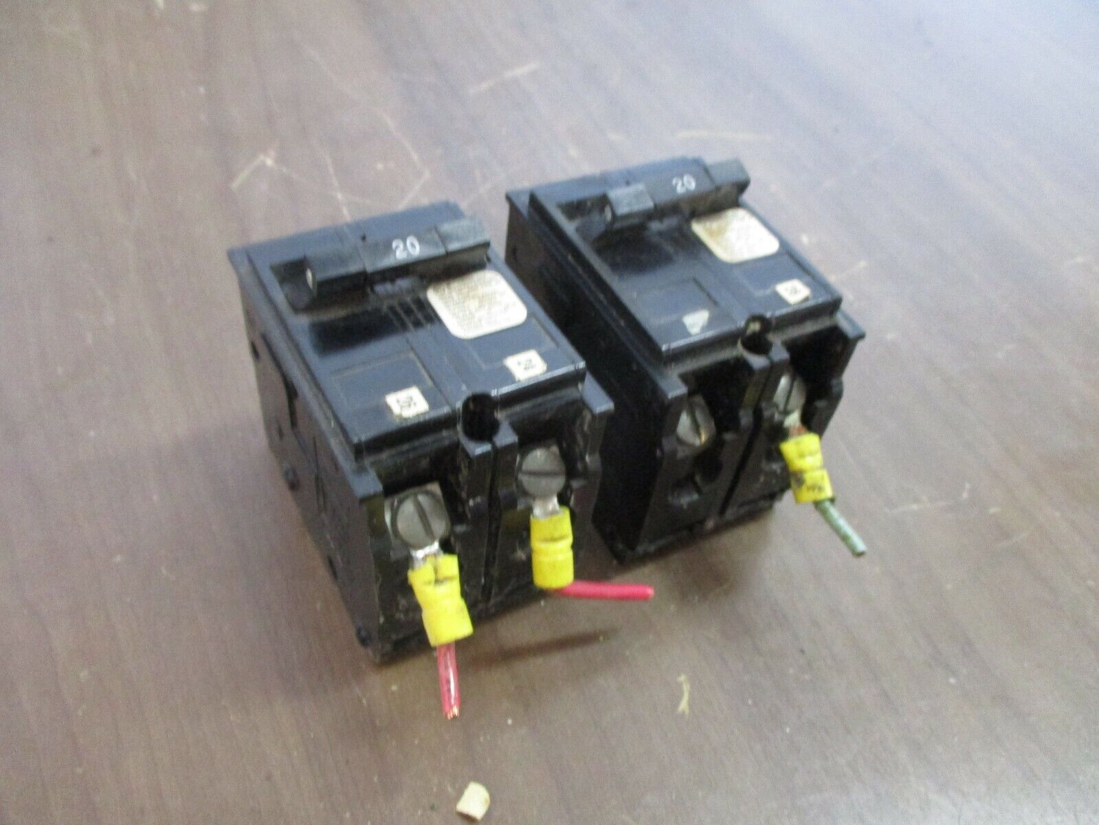 Crouse-Hinds Clip-On Circuit Breaker MP220 20A 120/240V 2P *Lot of 2* Used