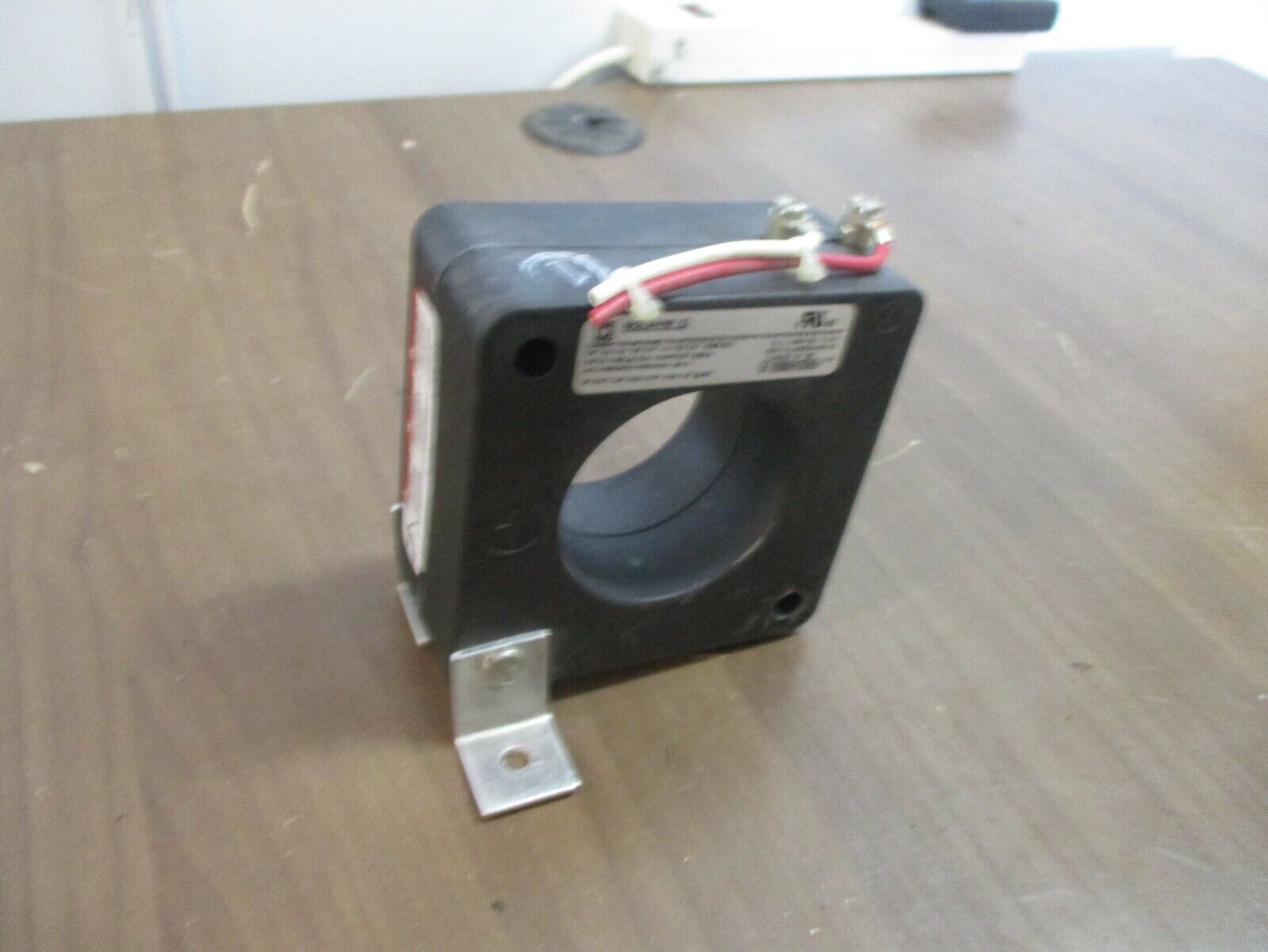 Square D Current Transformer 180R-601 Ratio 600:5A 600V 25-400Hz 10KV BIL, Used