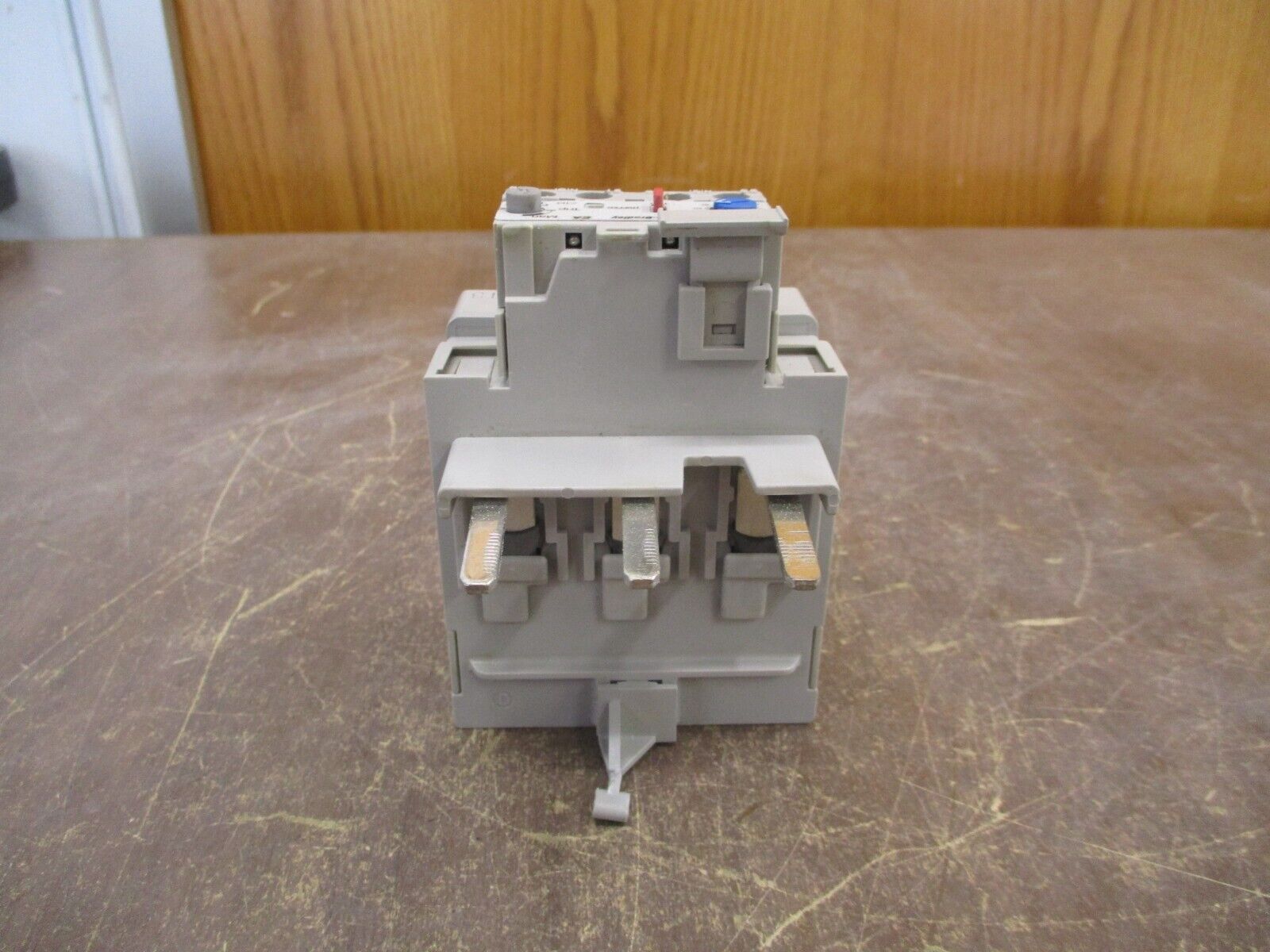 Allen-Bradley Solid State Overload 193-EA2KE Ser. A Trip: 26-85A Used