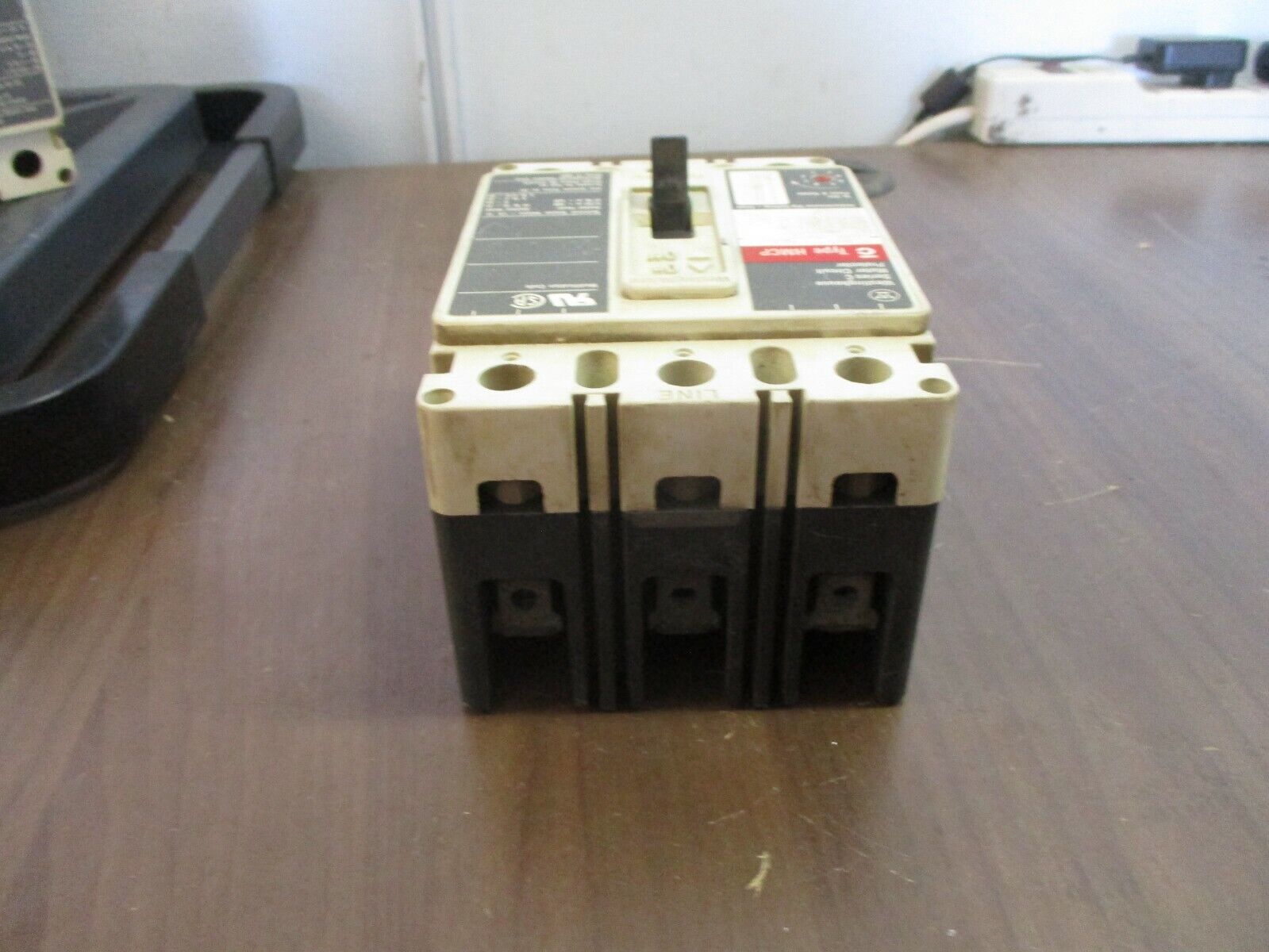 Westinghouse Circuit Breaker HMCP007C0 7A 600V 3P Used