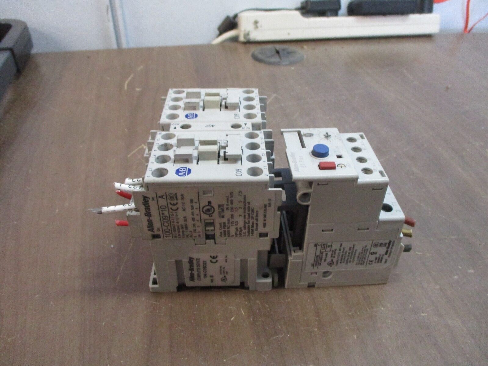 Allen-Bradley Reversing Contactor 104-C09D22 Ser. B 120V Coil Trip: 3.2-16A 600V