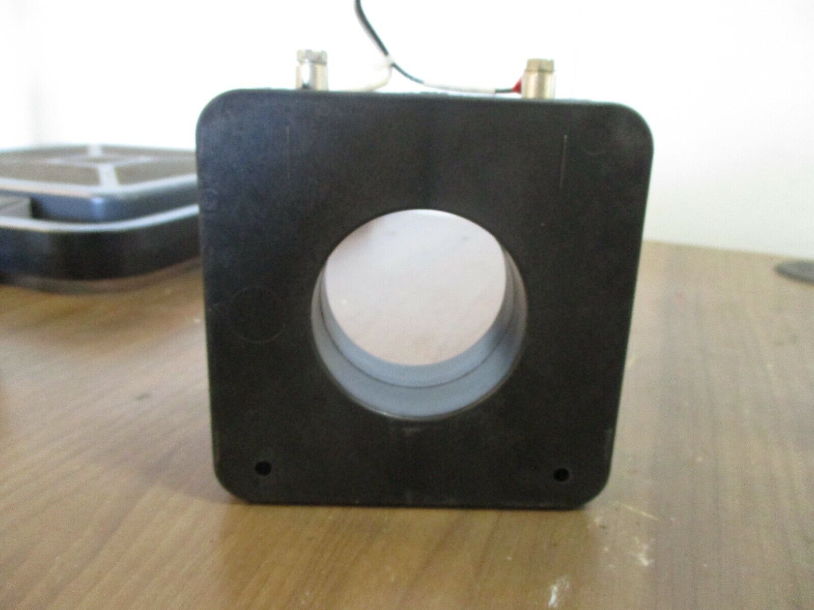 Square D Current Transformer 74R-601-002 Ratio 600:1A 600V 50-400Hz 10kV BIL