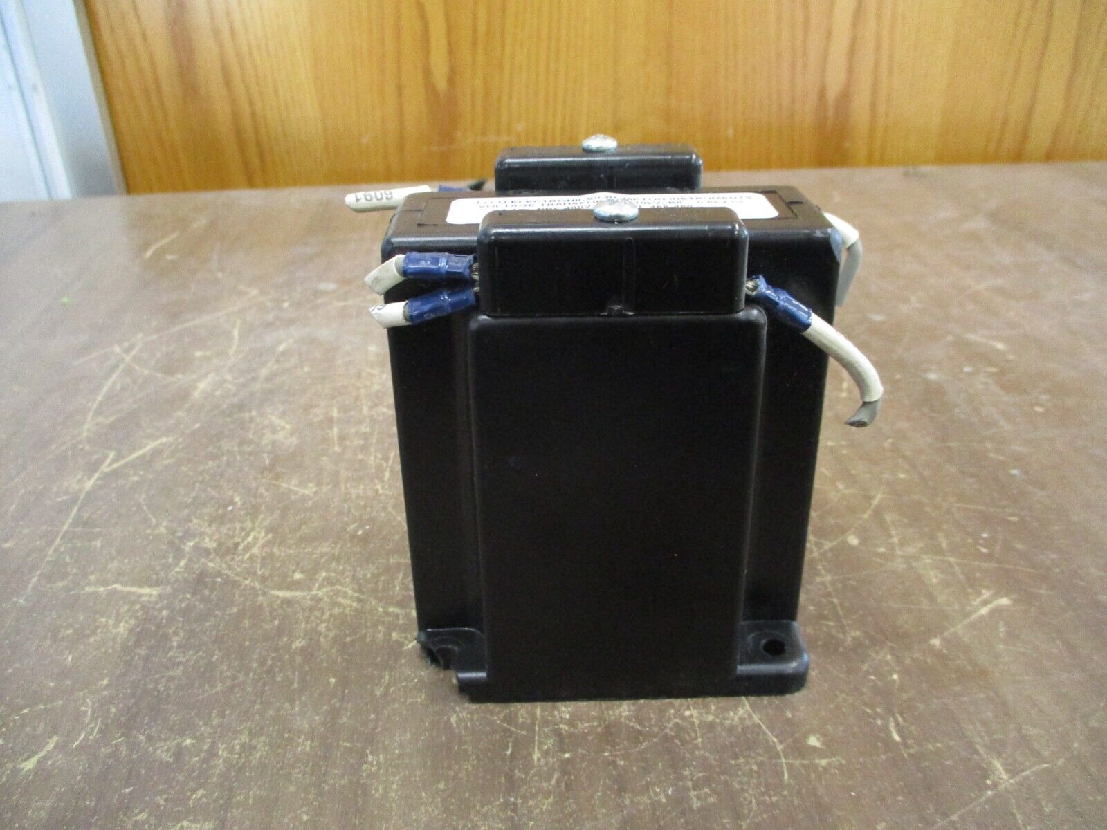 Tyco / Crompton Voltage Transformer 468-480 Pri: 480V Ratio 4:1 10kV BIL 60Hz