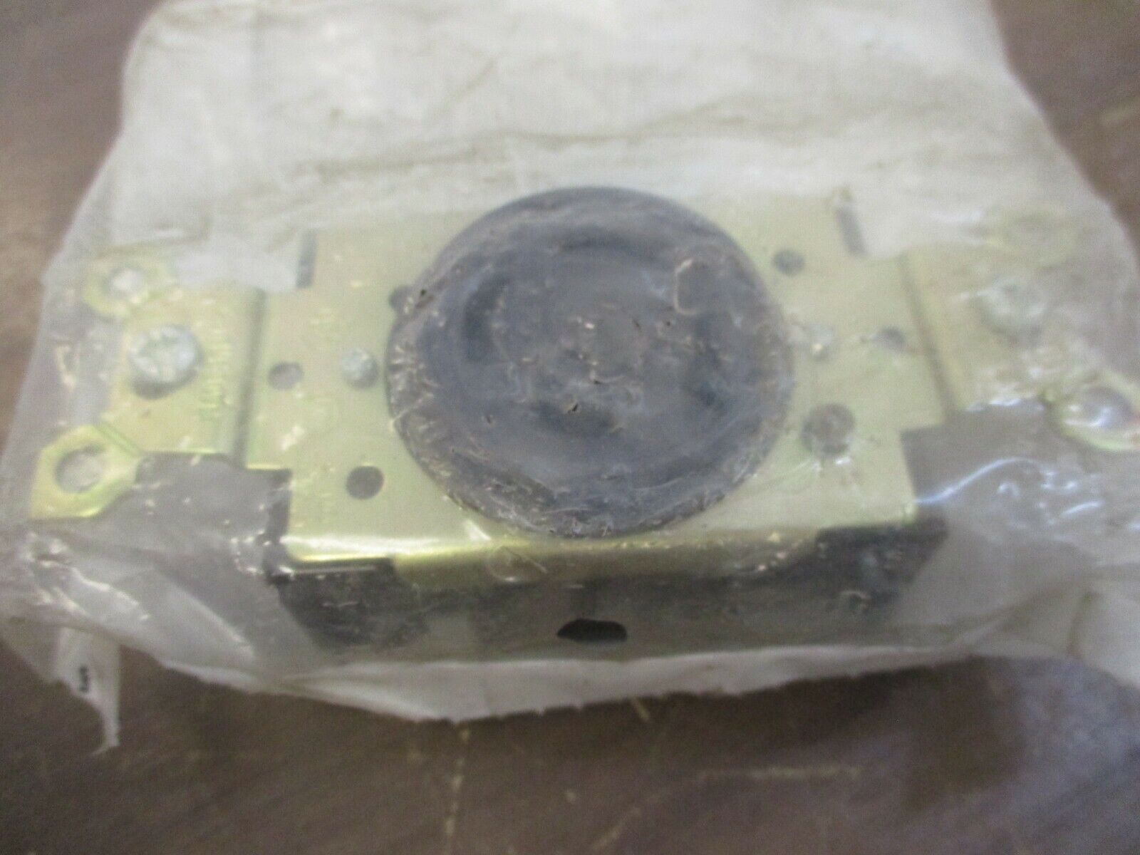 GE Locking Receptacle GL1520 New Surplus