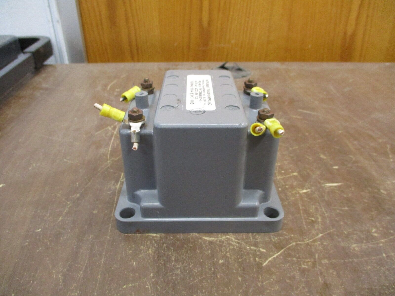 Instrument Transformers Potential Transformer Y25646-001-02 Pri: 480V Ratio 4:1