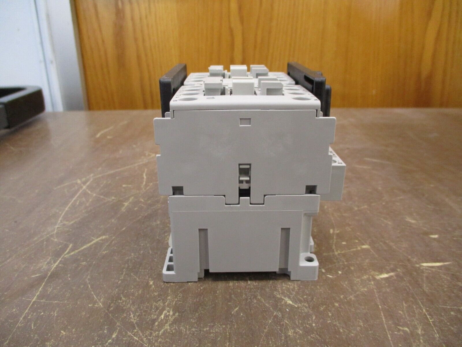 Allen-Bradley Reversing Contactor 104-C09EJ22 Ser. B 24VDC Coil New Surplus