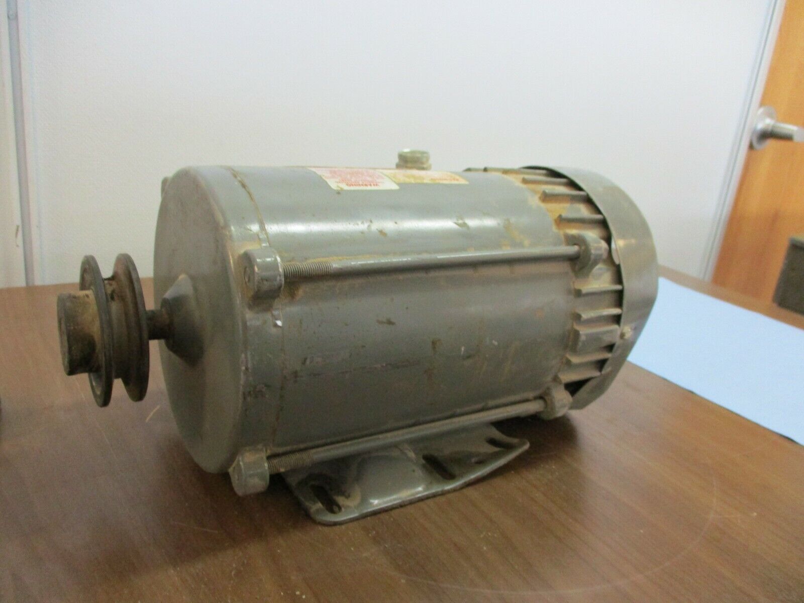 Dayton AC Induction Motor 3N370R 1HP 1800RPM 230/460V 4.6A 3Ph 60Hz Used