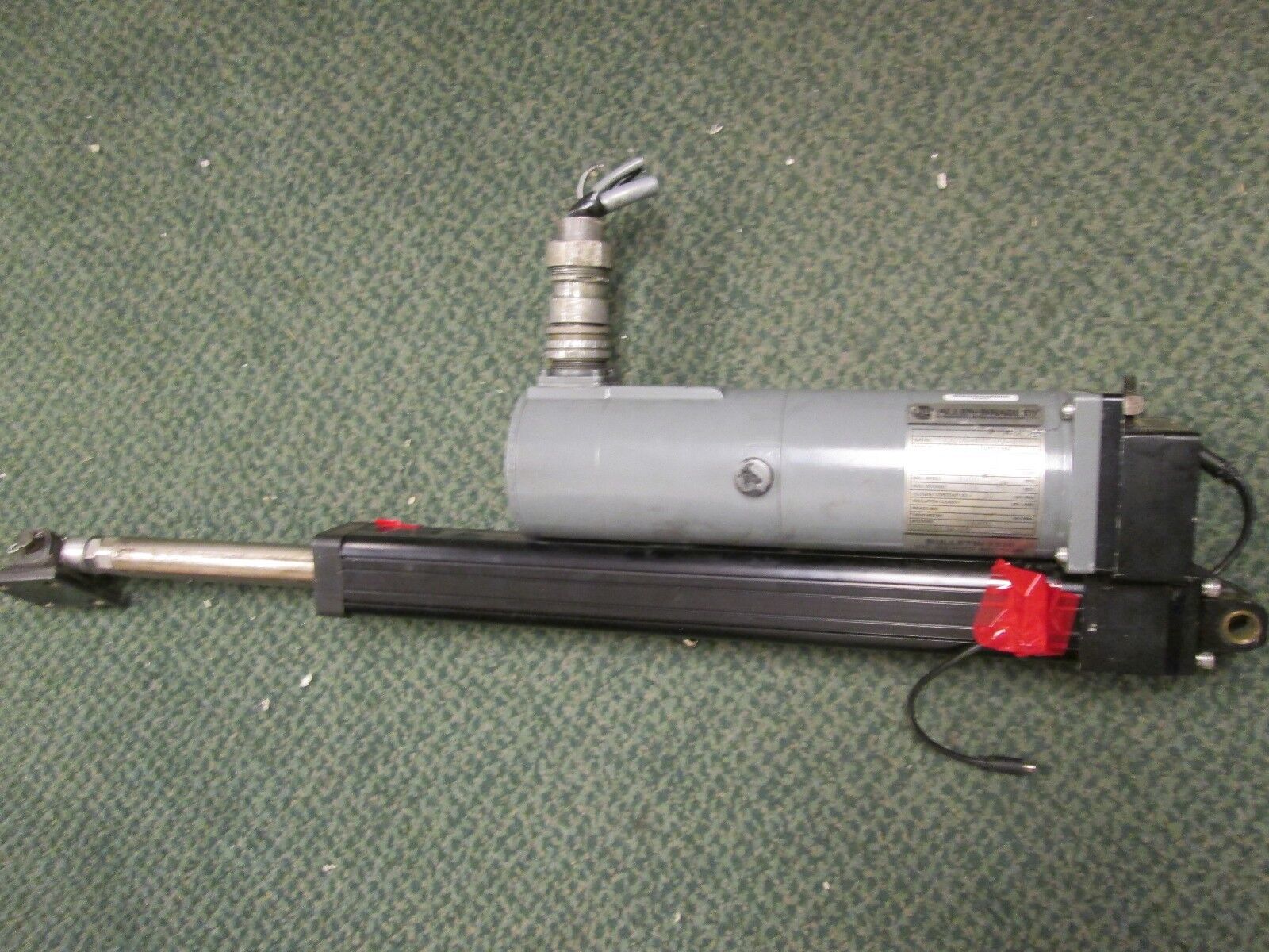 Allen-Bradley DC Servo Motor w Cylinder 132GDS-K3E-FL-E1 NX-102B-12-MF1-FT1-359C