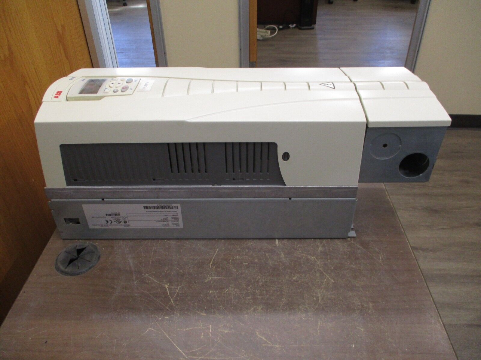 ABB ACH550 AC Drive ACH550-UH-045A-4 30HP 3Ph w/ Keypad Used