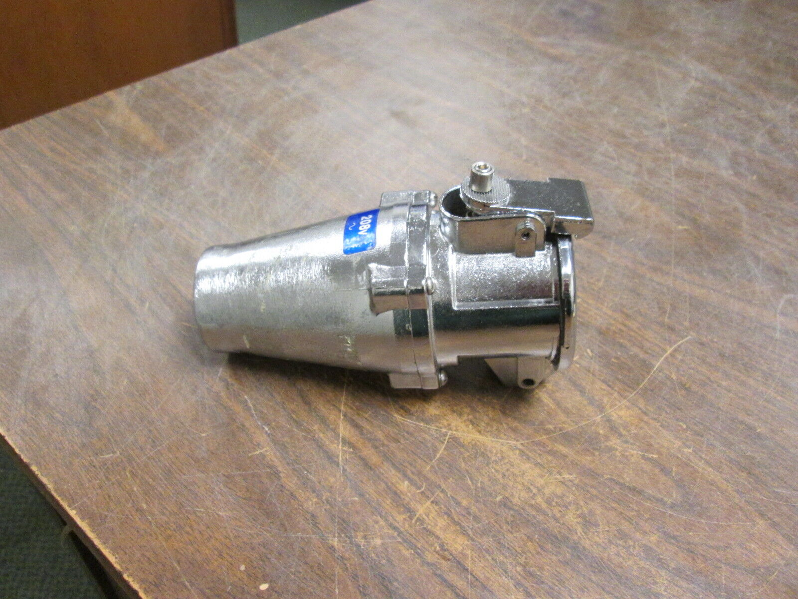 Meltic Receptacle DN 30A 208V 30A Used