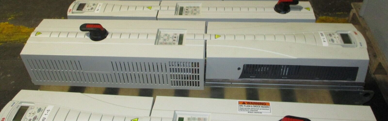 ABB ACH550 AC Drive w/ Bypass ACH550-VCR-059A-4+F267 40HP 3Ph w/ Keypad Used