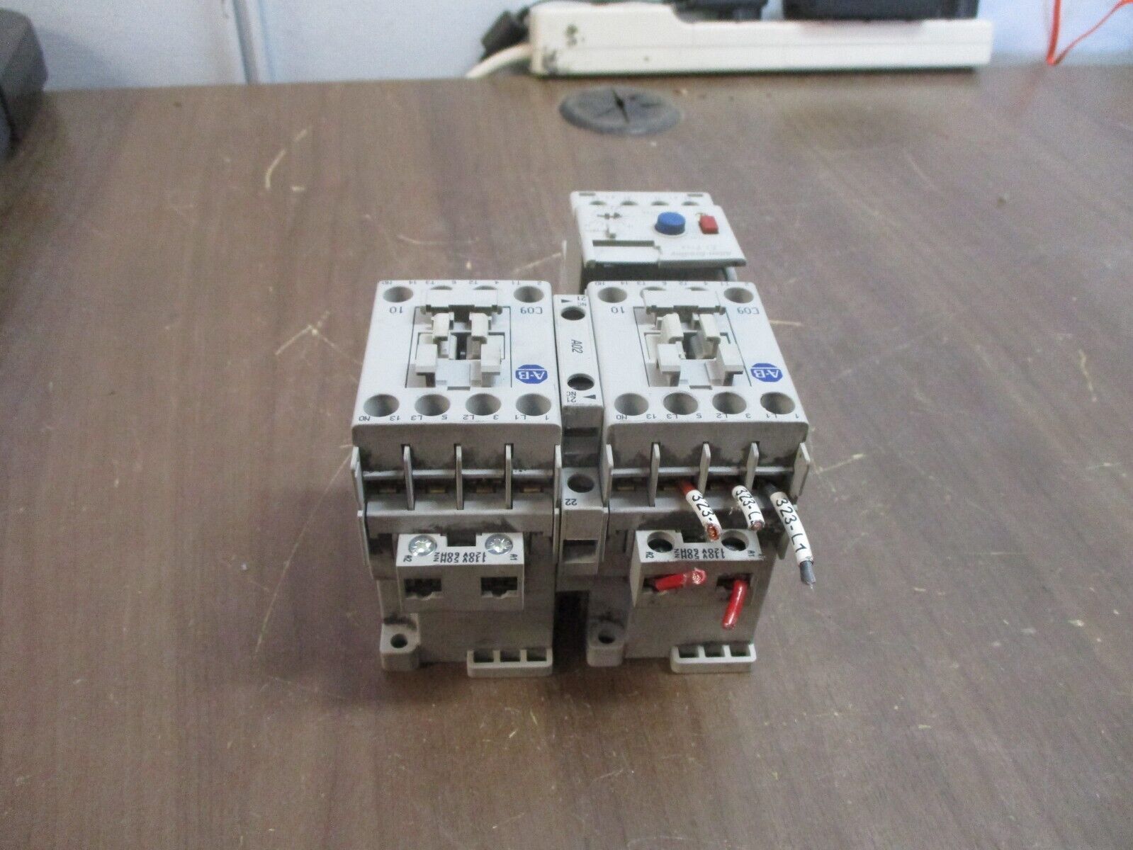 Allen-Bradley Reversing Contactor 104-C09D22 Ser. B 120V Coil Trip: 3.2-16A 600V